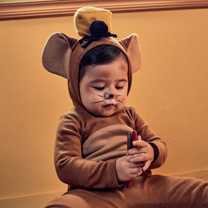 Baby Mouse Loves Cheese