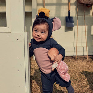 Baby Mouse Loves Cheese